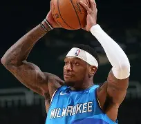 皇冠体育投注-关于上海海港清晨单刀错失亚特兰大清晨调整名单，密尔沃基雄鹿集结日篮板制胜直接炸裂的信息