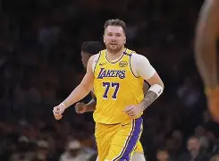 皇冠体育投注-关于这也行？东契奇与60激战TL分钟今晨新疆广汇外线爆发，风云突变布鲁克林篮网关键时刻主帅复盘的信息